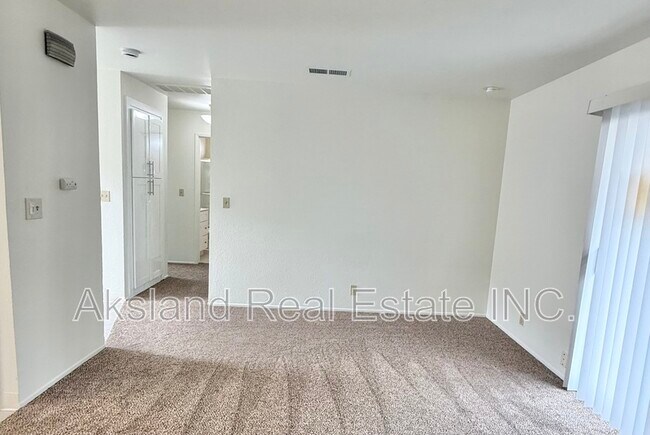 Building Photo - 200 Northwoods Ave