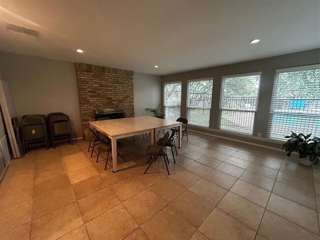 Building Photo - 8210 Bent Tree Rd