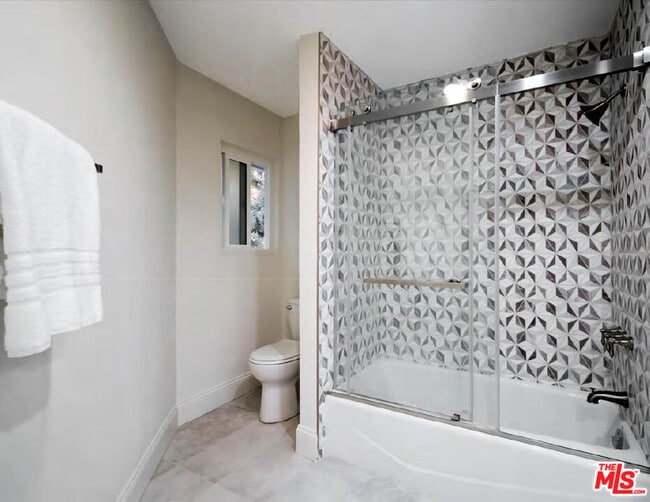 Building Photo - 4732 Del Moreno Dr