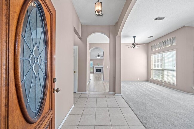 Building Photo - 11843 Leaf Oak Dr