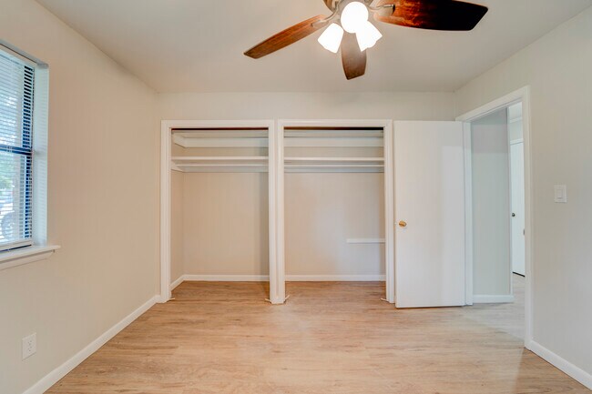 Building Photo - 6461 N Double Springs Rd