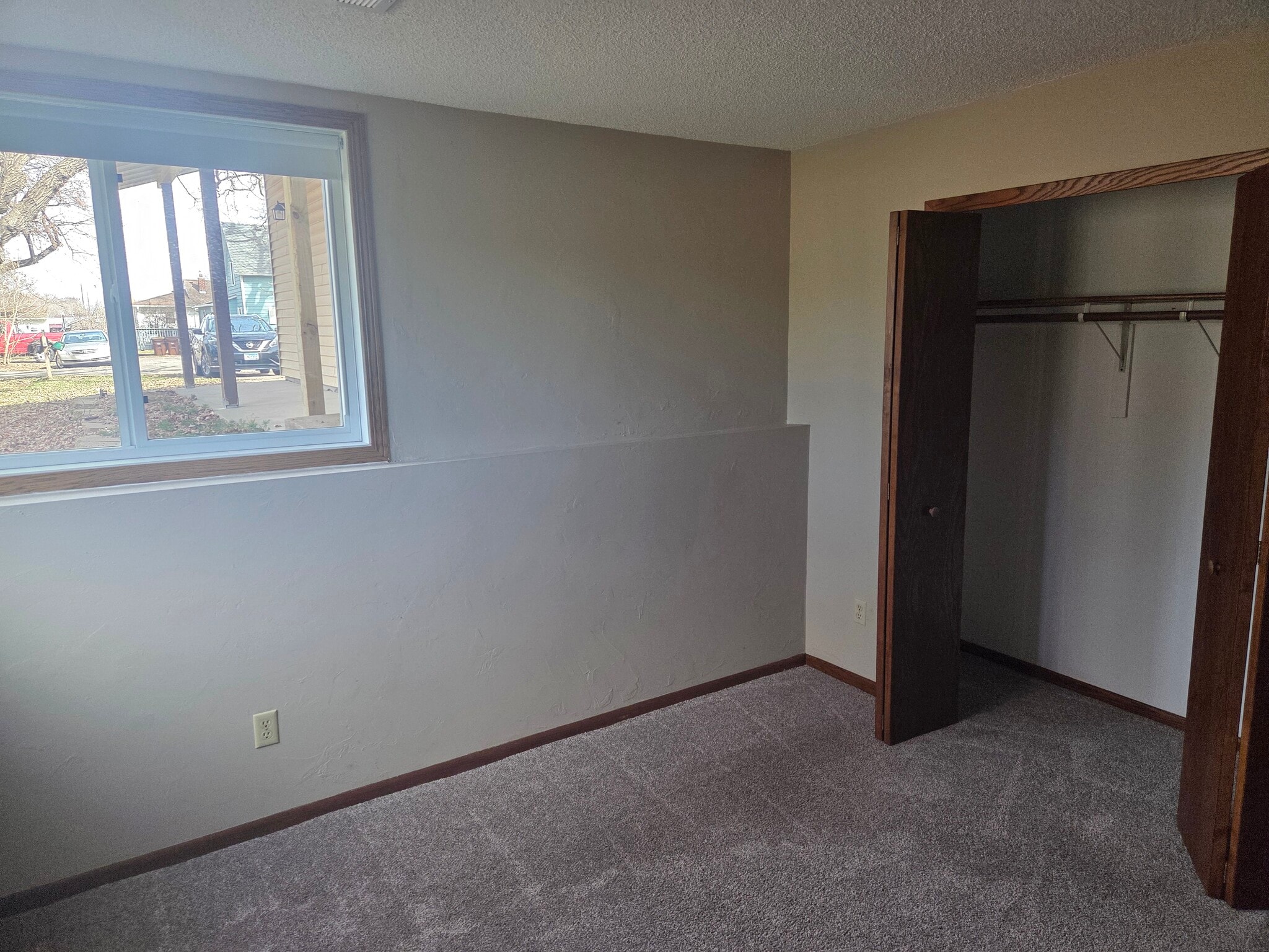 Building Photo - 803 1st Ave NW