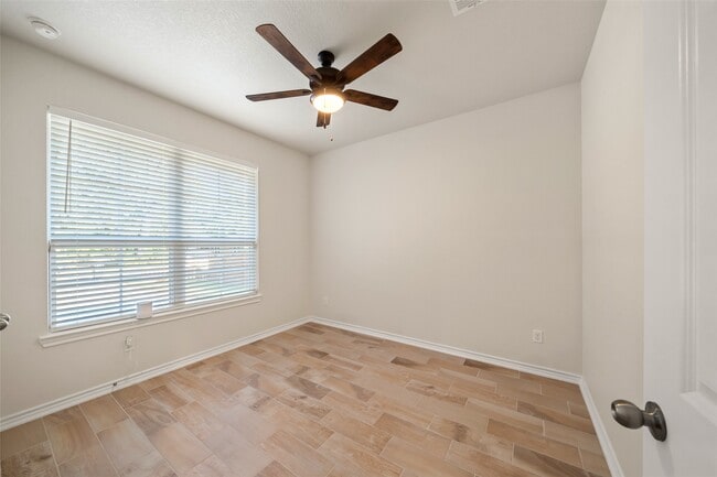 Building Photo - 26307 Pine Canyon Dr