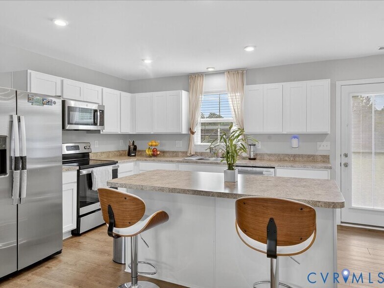 Building Photo - 4905 Gerald Dr