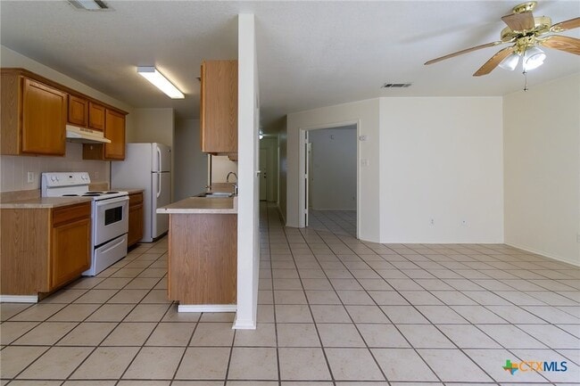 Building Photo - 1203 Fox Creek Dr
