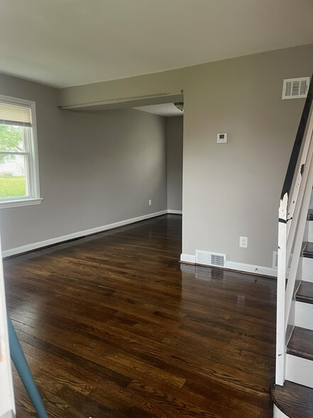 Building Photo - 2430 Iverson St