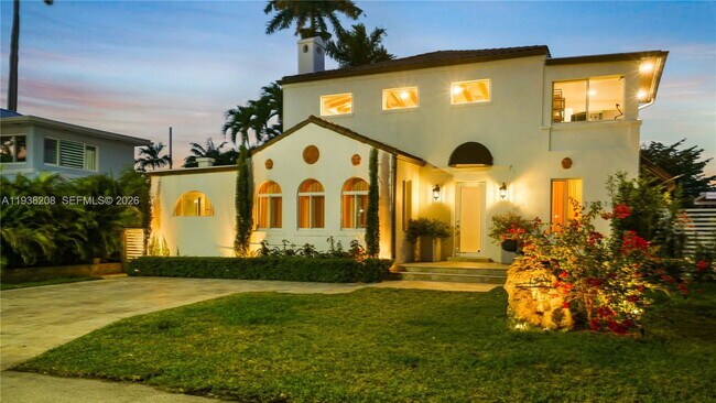 Building Photo - 1201 NE 85th St