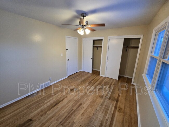 Building Photo - 6901 N 42nd St