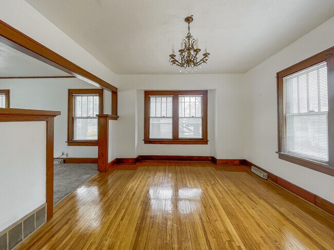 Building Photo - 1255 S 25th St