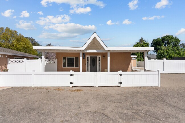 Building Photo - 4576 Adam Rd