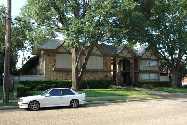 Primary Photo - Martel Manor