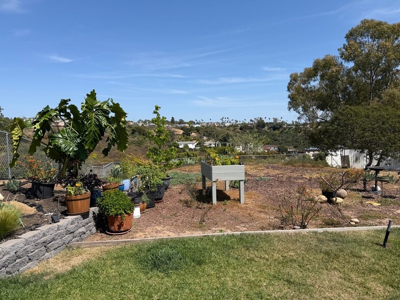 Building Photo - 3273 Chicago St