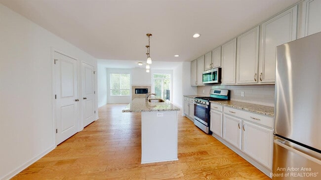 Building Photo - 2741 Bristol Rdg Dr