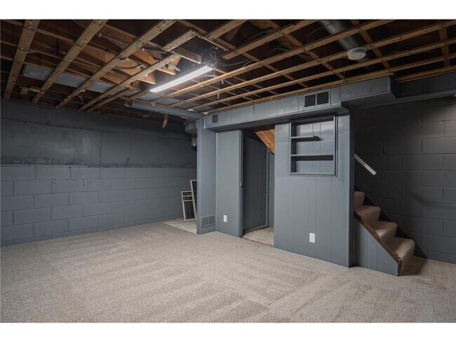 Building Photo - 5048 N Girard Ave