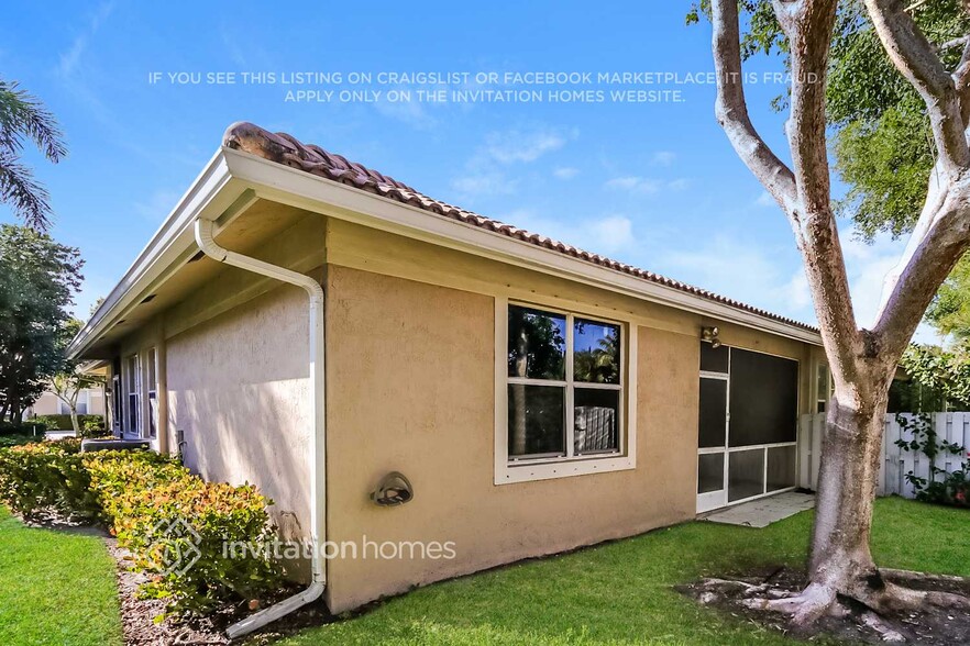 Building Photo - 303 E Coral Trace Cir
