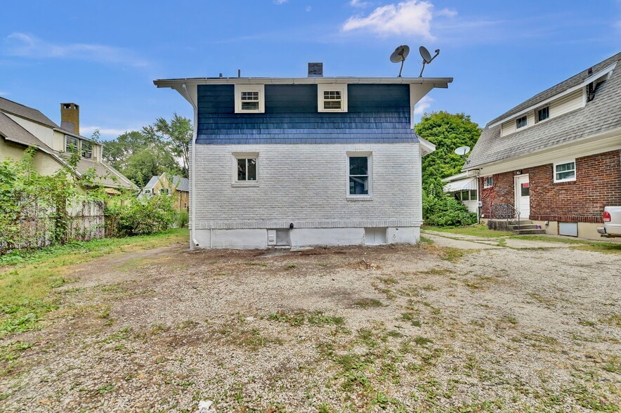 Building Photo - 1584 Hampton Rd