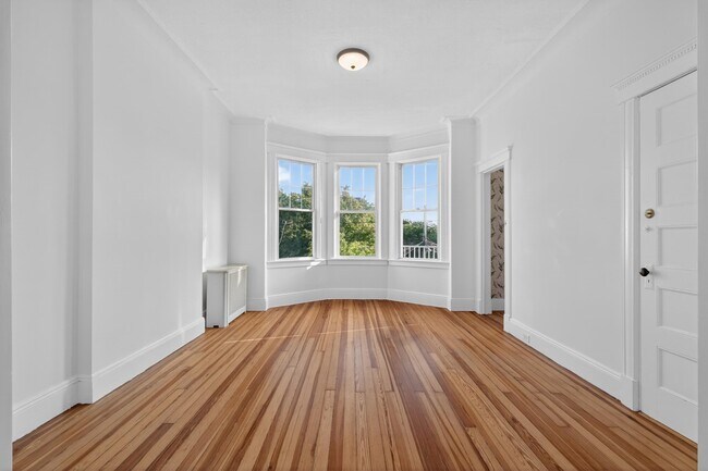 Building Photo - 42 Duer Pl