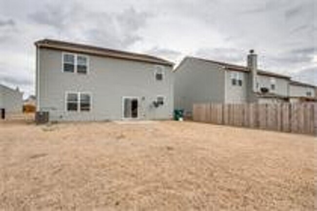 Building Photo - Beautiful 4bd 2.5ba home with Community Am...