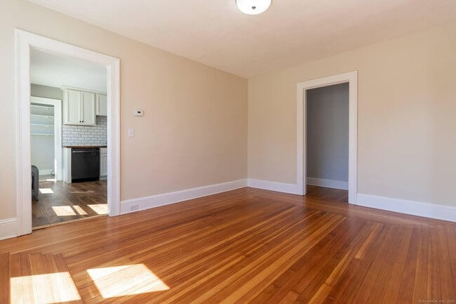 Building Photo - 207 Divinity St