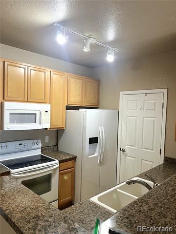 Building Photo - 15700 E Jamison Dr