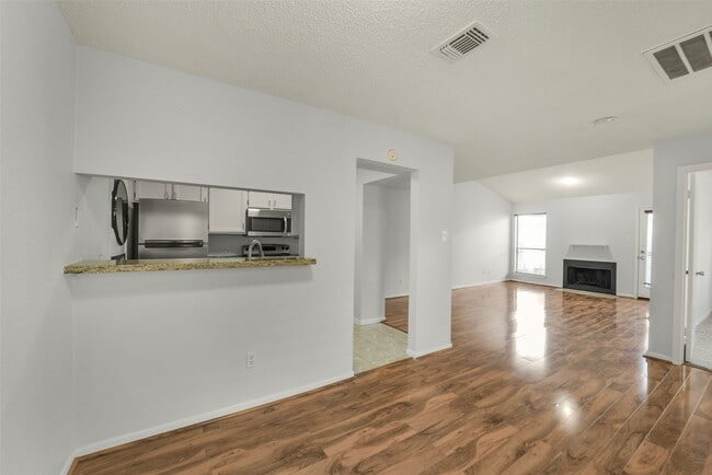 Building Photo - 2277 S Kirkwood Rd
