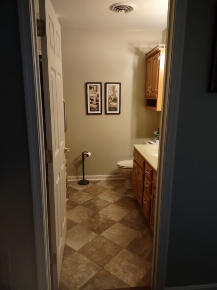 Building Photo - 14 Sanibel Ln