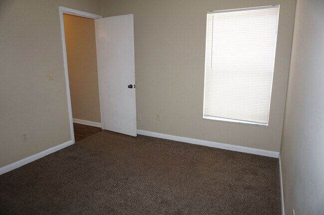 Building Photo - Whispering Pines 2/2 close to NAS Jax