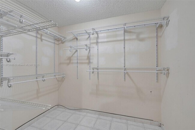 Building Photo - 1502 Whitehall Dr