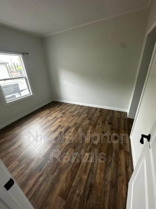 Building Photo - 455 Wildwood Ave