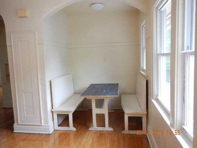 Building Photo - 1213 Madison St