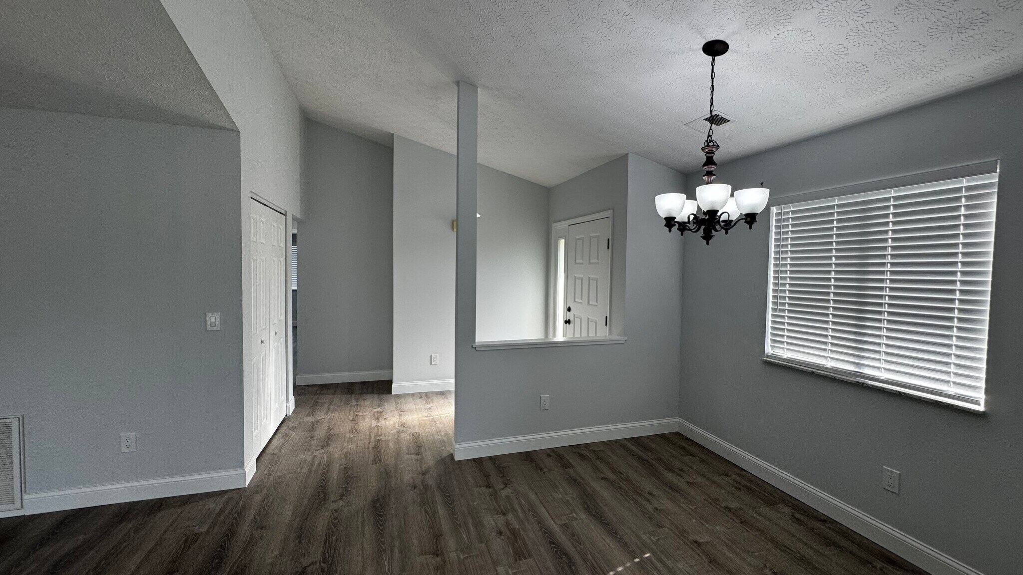 Building Photo - 400 Sherwood Green Ct