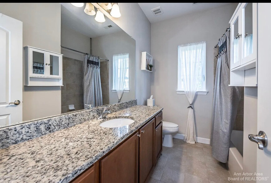 Bath room - 5580 Arbor Chase Dr