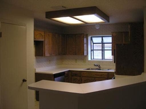 Building Photo - 1130 Summit Crest