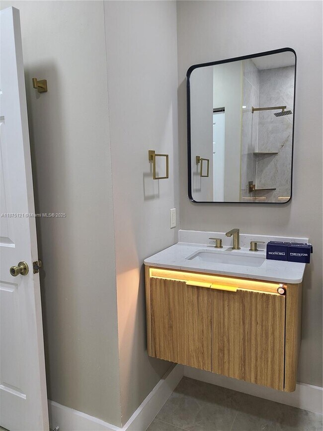 Building Photo - 4252 SW 156th Ave