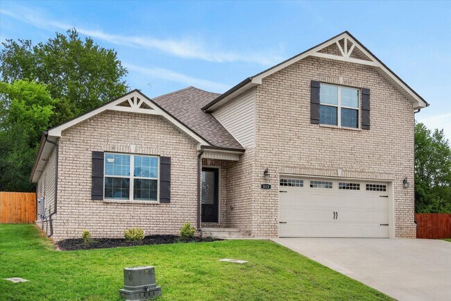 Building Photo - Like New Three Bedroom with Bonus!