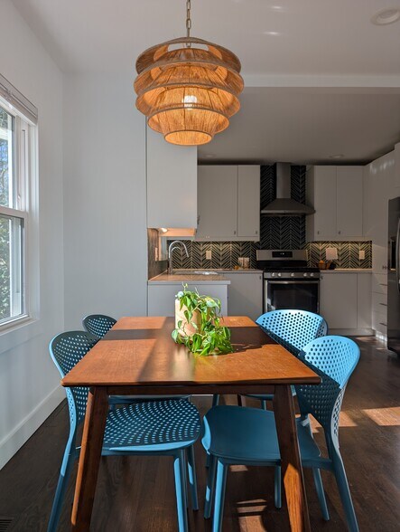 Kitchen - 1096 Oakfield Dr SE