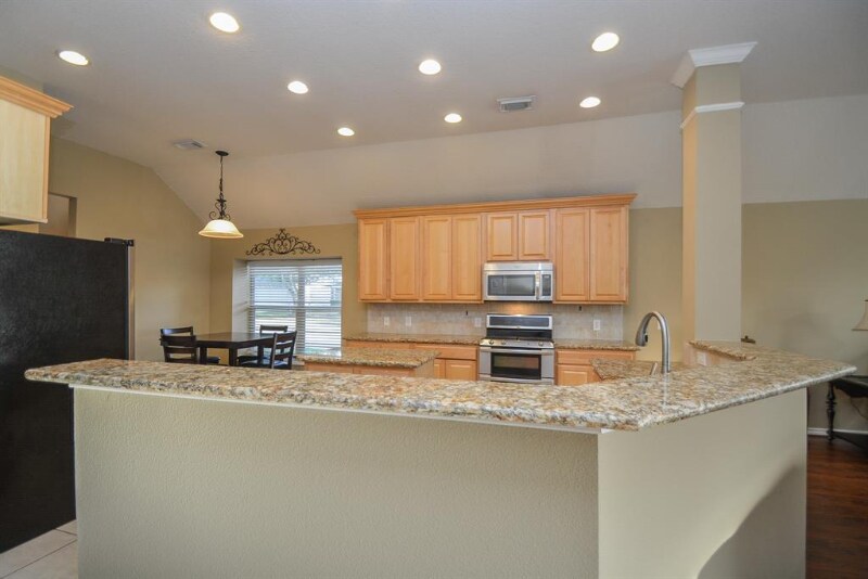 Building Photo - 4914 Surrey Park Cir