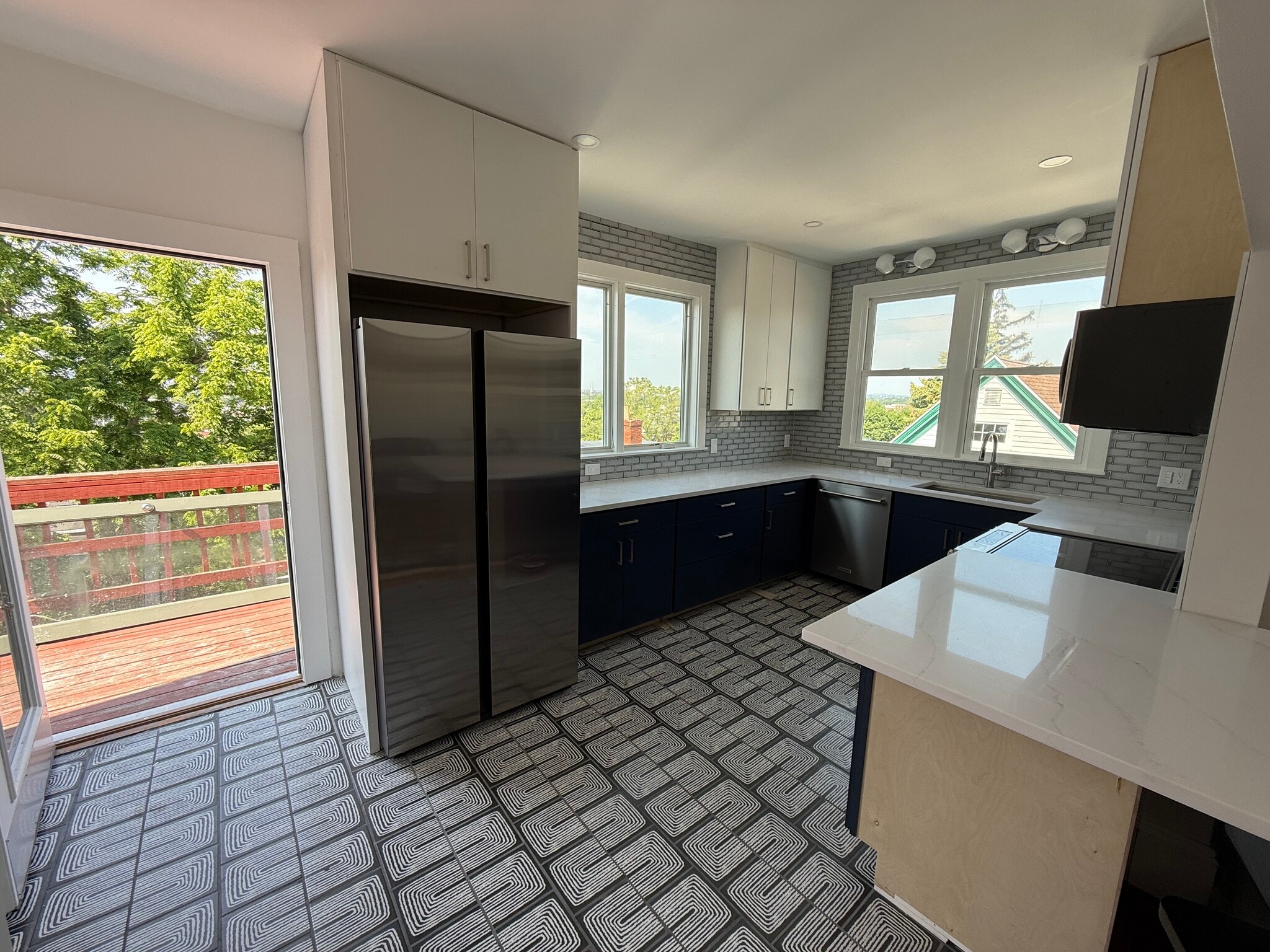 Building Photo - 96 Munroe St