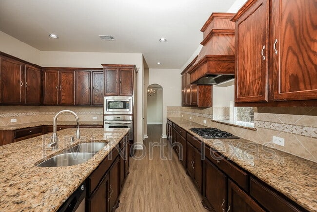 Building Photo - 9716 Lance Dr