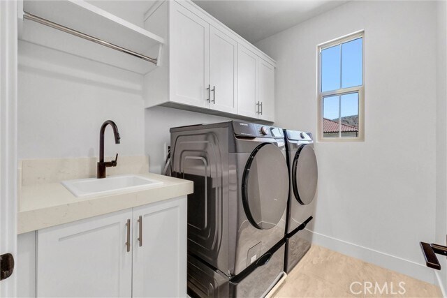Building Photo - 218 Collino