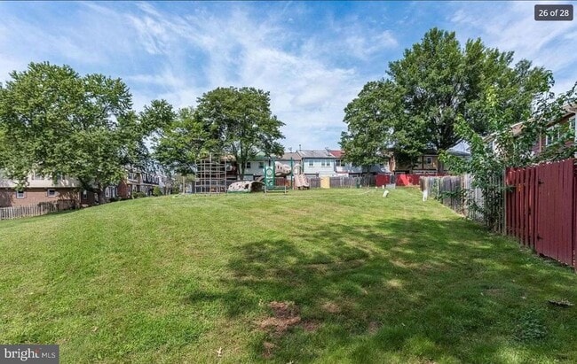 Building Photo - 14880 Emberdale Dr