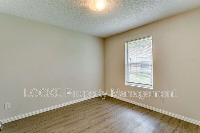 Building Photo - 718 S Perkins St