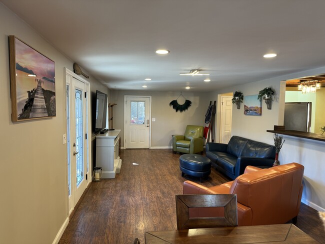 Building Photo - 312 Lehigh Dr