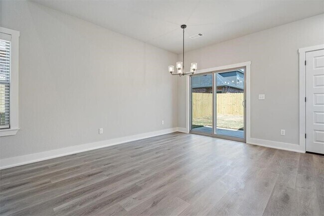 Building Photo - 7002 SW Basswood Ave