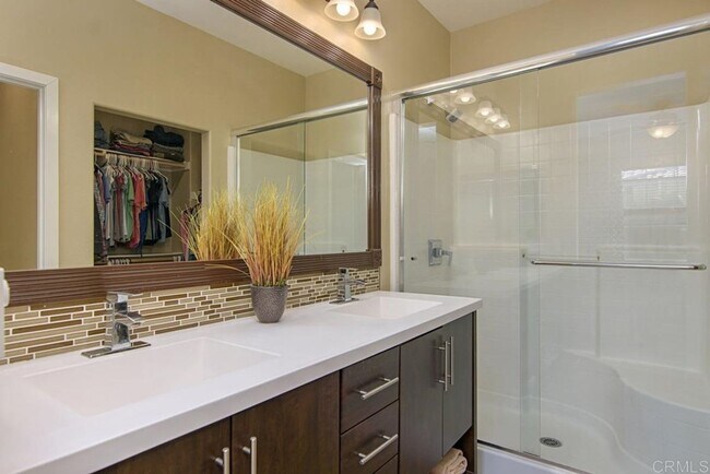 Building Photo - Spacious 2 Bedroom + Office/Den Townhome in Beautiful San Marcos, CA