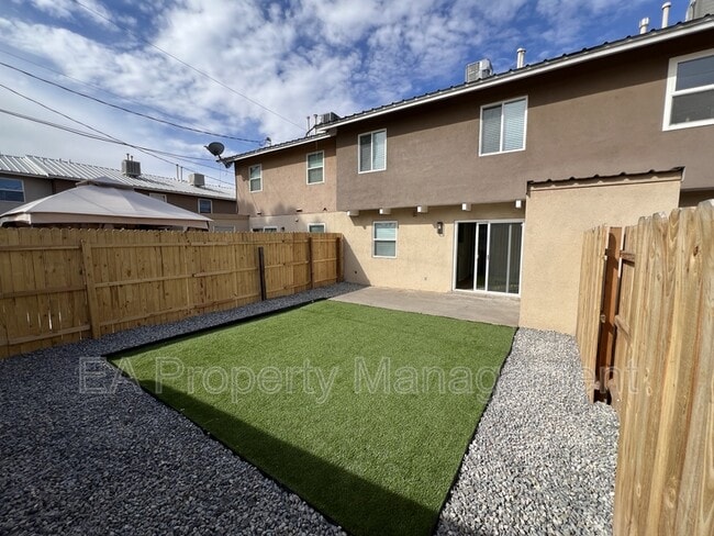 Building Photo - 6012 Calle Nueve NW