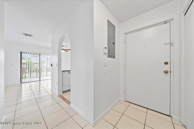 Building Photo - 222 San Juan Cir