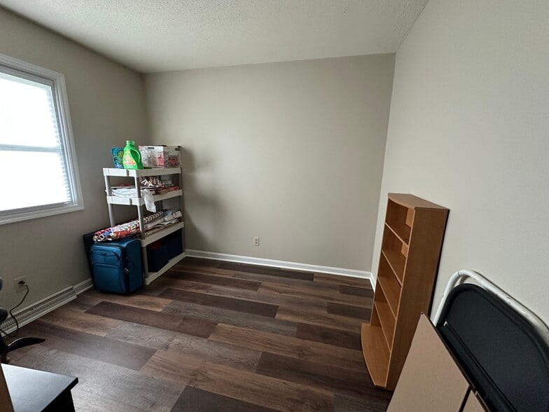 Building Photo - 710 E Main St