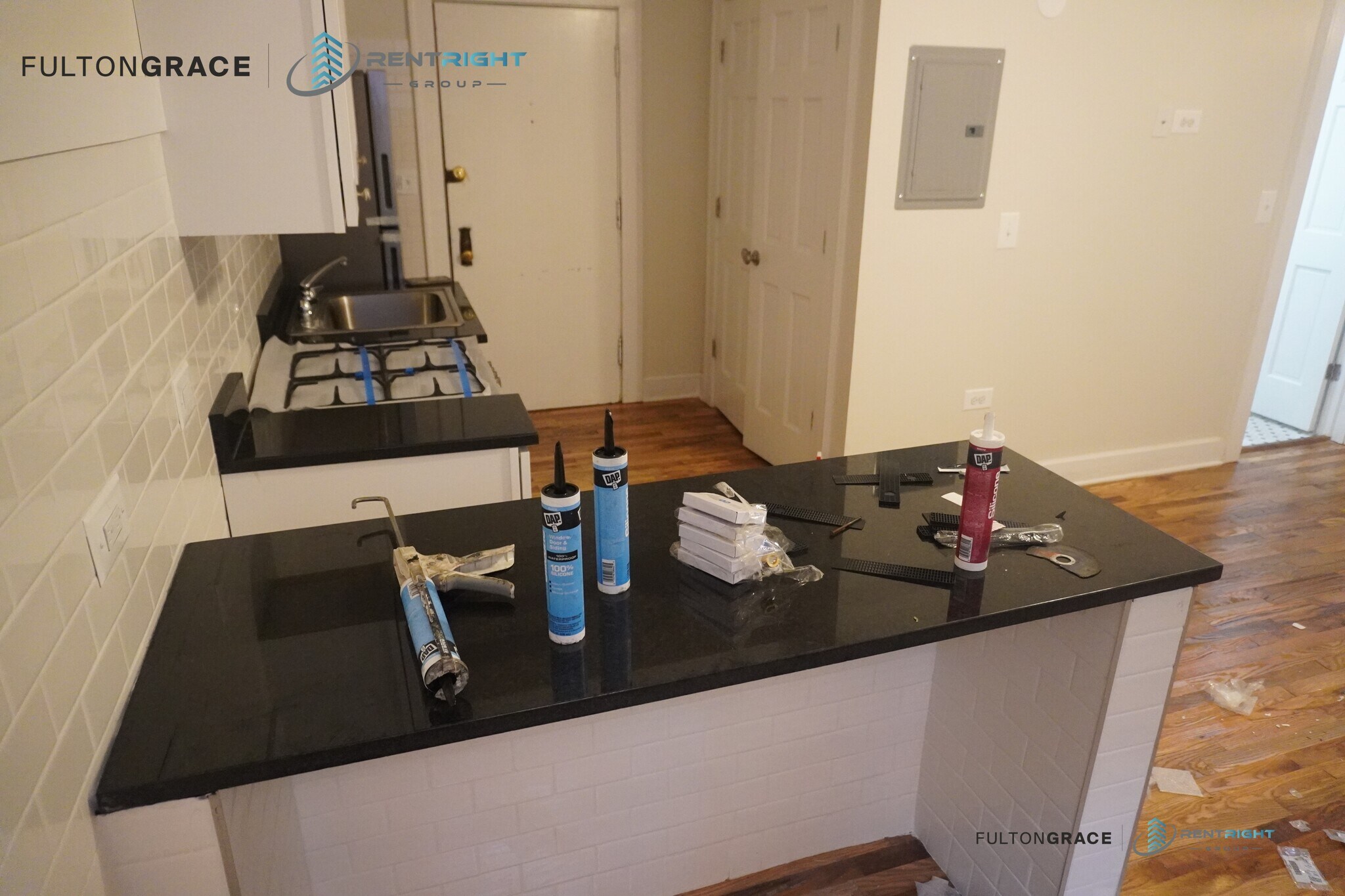 Building Photo - 1712 W Albion Ave