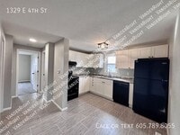 Building Photo - 1329 E 4th St